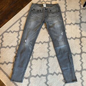 TRUE RELIGION Gwen Skinny LowRise Jean with zipper ankle size 27 drey distressed